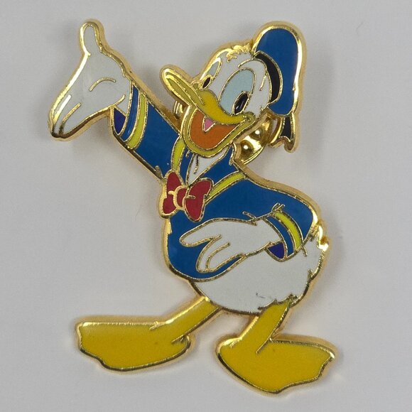 Disney Donald Duck Pin 2018 Official Trading Pin - Classic Blue Outfit - Picture 2 of 7
